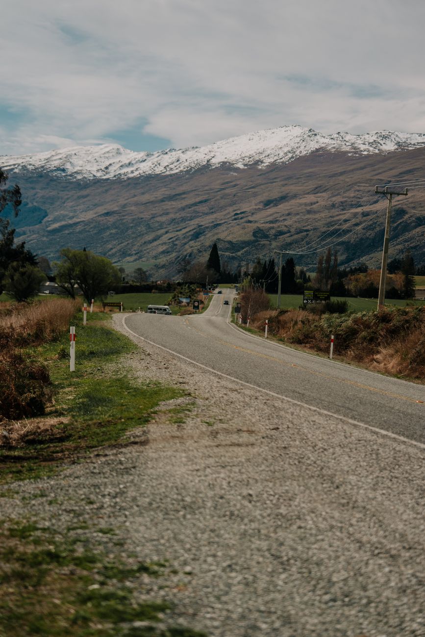 New Zealand South Island highway and mountains